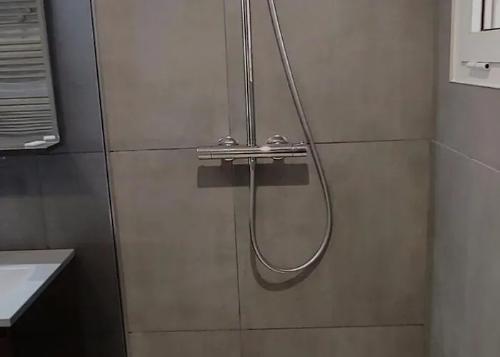 Apartamento T5 Meuble 110 M2 Neuf Proche Centre