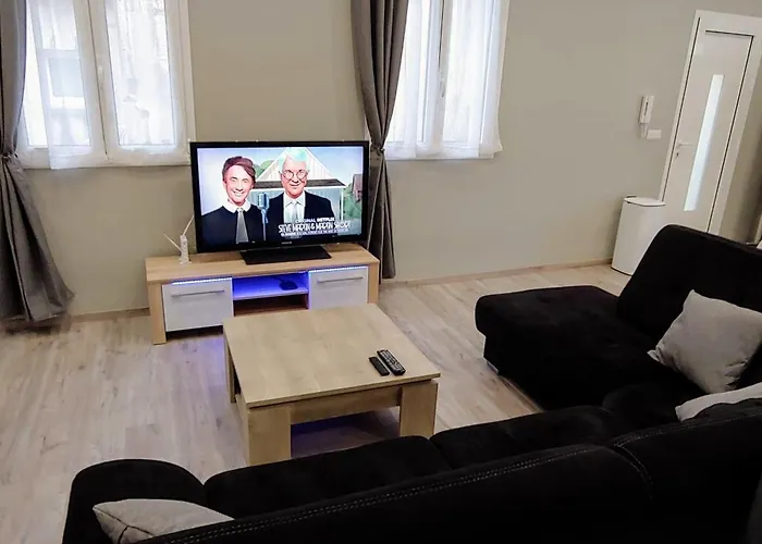 T5 Meuble 110 M2 Neuf Proche Centre Nîmes